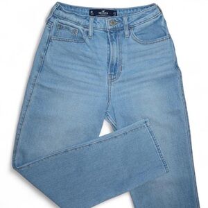 Hollister Ultra High-Rise Mom Jean